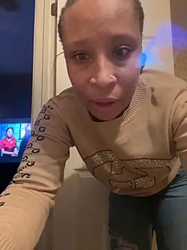 Snapshot of CreammieDelite chatting on October 26, 9:42 am CreammieDelite online show from October 26, 9:42 am