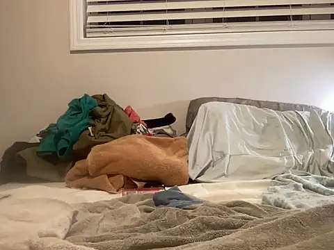 Snapshot of andrenoma427 chatting on October 22, 9:42 am andrenoma427 online show from October 22, 9:42 am