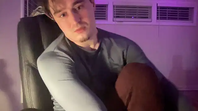 Snapshot of andrenoma427 chatting on October 31, 3:25 am andrenoma427 online show from October 31, 3:25 am