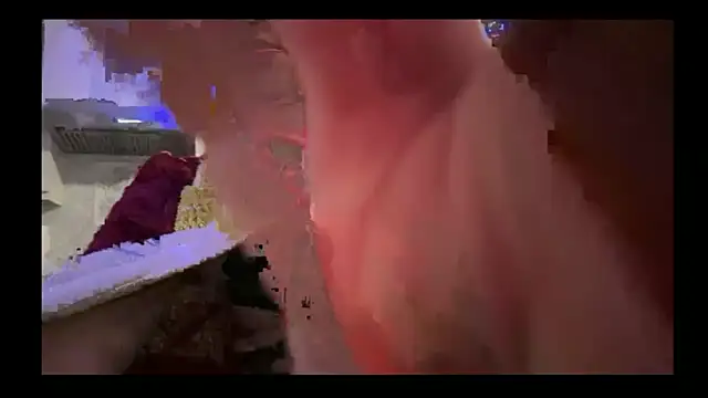 Snapshot of andrenoma427 chatting on November 11, 3:34 am andrenoma427 online show from November 11, 3:34 am