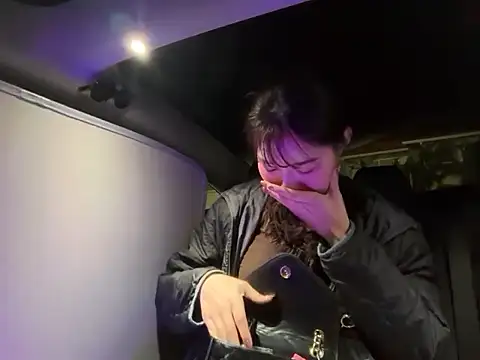 Snapshot of karenchaaan chatting on November 5, 9:23 am karenchaaan online show from November 5, 9:23 am