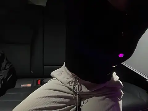 Snapshot of karenchaaan chatting on November 10, 9:25 am karenchaaan online show from November 10, 9:25 am