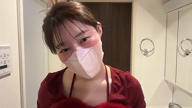 Snapshot of karenchaaan chatting on November 26, 12:21 am karenchaaan online show from November 26, 12:21 am