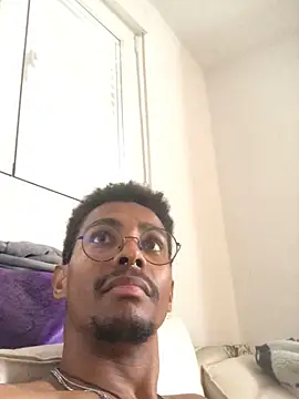 Albert Madrid online show from October 22, 10:47 am