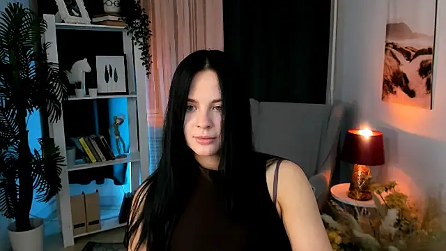 Snapshot of AriaThorn chatting on January 14, 2:09 pm AriaThorn online show from January 14, 2:09 pm