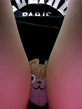 YennyeLa online show from February 6, 1:51 pm