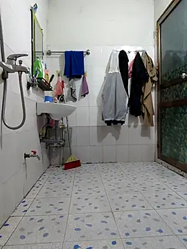 Snapshot of YennyeLa chatting on November 10, 1:38 pm YennyeLa online show from November 10, 1:38 pm