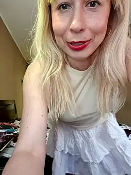 Snapshot of SelinaLovqx chatting on July 20, 10:39 am SelinaLovqx online show from July 20, 10:39 am