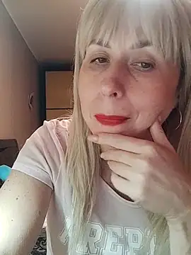 SelinaLovqx online show from December 18, 7:40 pm