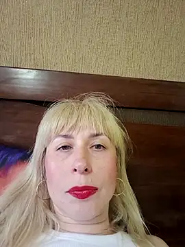 Snapshot of SelinaLovqx chatting on June 18, 5:06 am SelinaLovqx online show from June 18, 5:06 am