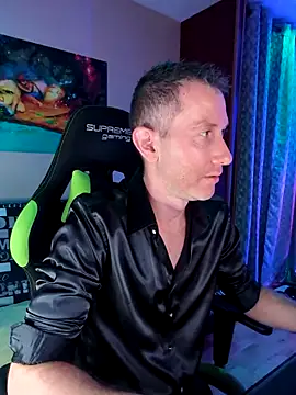 Gamerinleather online show from October 29, 7:02 pm
