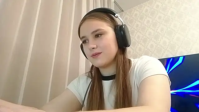 Snapshot of MilaRiviera chatting on October 23, 5:00 pm MilaRiviera online show from October 23, 5:00 pm