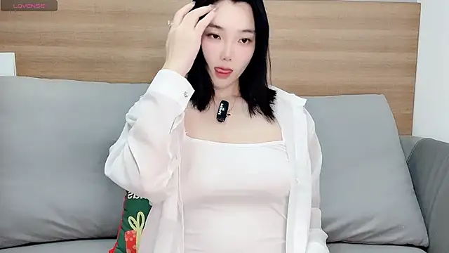 Snapshot of upoo7lt chatting on February 12, 6:13 am upoo7lt online show from February 12, 6:13 am