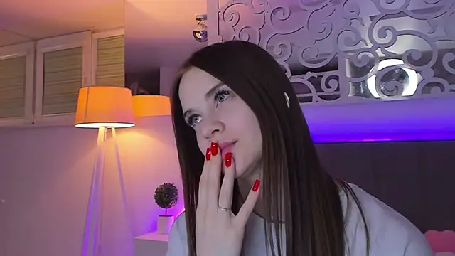 LuisaClover online show from March 8, 1:44 am