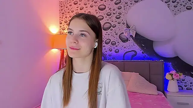 LuisaClover online show from May 31, 12:44 pm