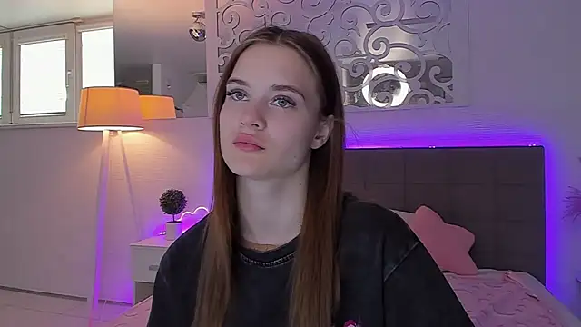 LuisaClover online show from May 10, 12:42 pm