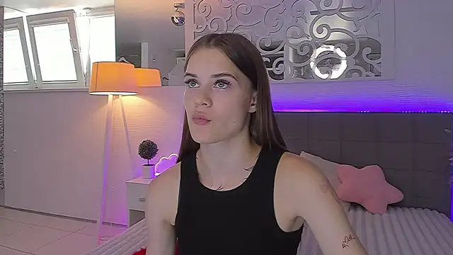 LuisaClover online show from July 11, 12:16 pm
