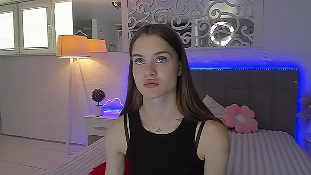 LuisaClover online show from July 25, 12:44 pm