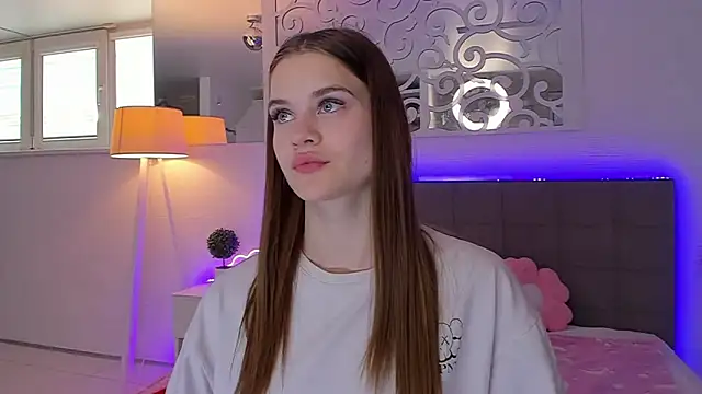 LuisaClover online show from May 9, 12:19 pm