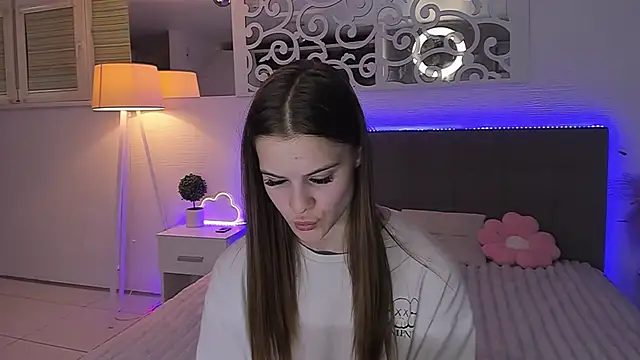 LuisaClover online show from June 27, 12:16 am