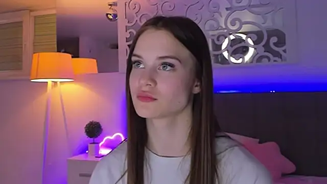 LuisaClover online show from March 14, 1:22 am