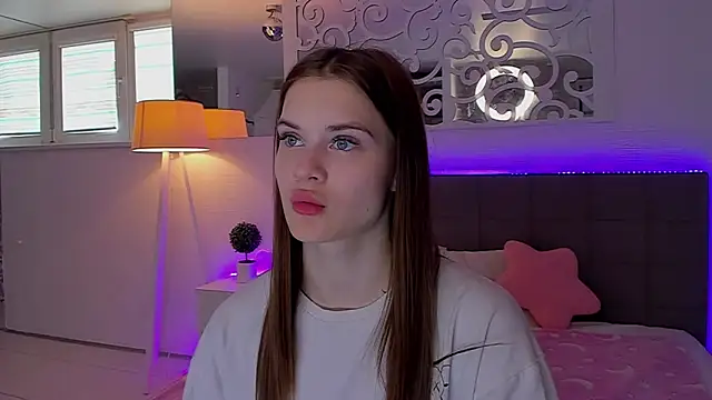 LuisaClover online show from May 12, 12:22 pm