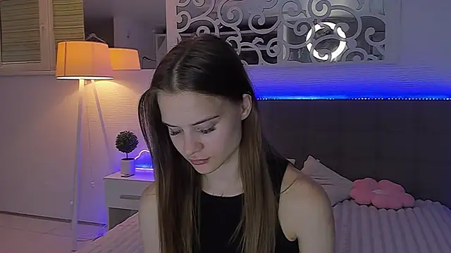 LuisaClover online show from July 26, 12:50 am