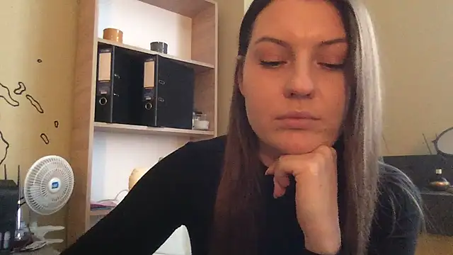 Snapshot of DollyRoma chatting on October 22, 12:59 pm DollyRoma online show from October 22, 12:59 pm