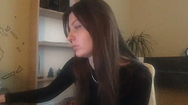 DollyRoma online show from March 3, 1:29 pm