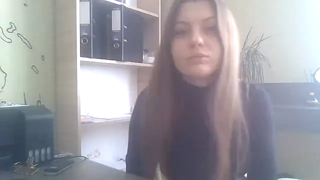 Snapshot of DollyRoma chatting on October 27, 9:54 am DollyRoma online show from October 27, 9:54 am