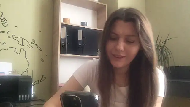 Snapshot of DollyRoma chatting on November 3, 8:18 am DollyRoma online show from November 3, 8:18 am