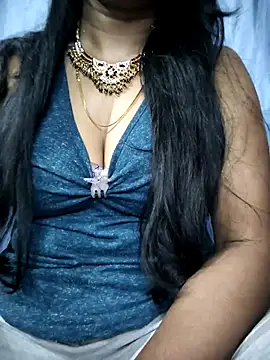 Ezabelljohn online show from April 18, 7:07 pm