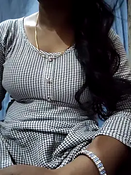 Ezabelljohn online show from May 8, 11:36 am