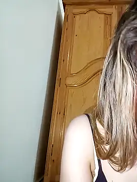 indilasixeey online show from February 3, 3:26 am