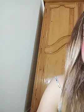 indilasixeey online show from May 15, 3:37 am