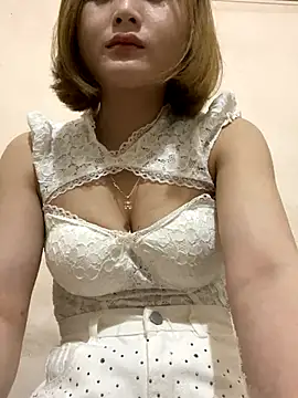 Snapshot of Emma_sexy98 chatting on October 31, 11:29 am Emma sexy98 online show from October 31, 11:29 am