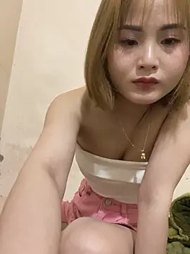 Snapshot of Emma_sexy98 chatting on October 27, 7:37 pm Emma sexy98 online show from October 27, 7:37 pm