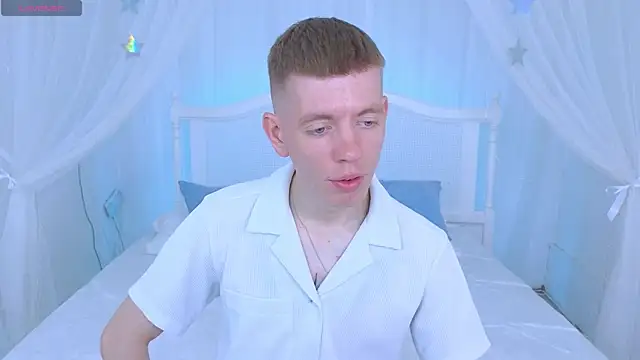 Cristian  Dior online show from April 16, 7:31 am