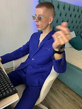 Cristian  Dior online show from August 9, 8:53 am