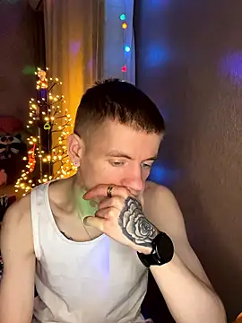 Cristian  Dior online show from January 10, 5:08 pm