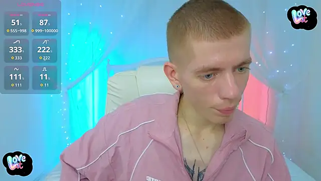 Cristian  Dior online show from October 25, 5:13 pm