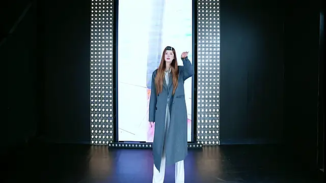 Snapshot of U1-mmm chatting on October 30, 8:45 am U1-mmm online show from October 30, 8:45 am