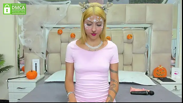 Snapshot of daniiela_beteche777 chatting on October 31, 8:27 pm daniiela beteche777 online show from October 31, 8:27 pm