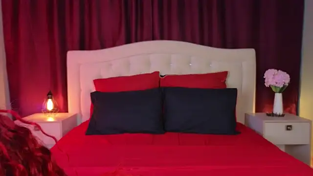 EricaKors online show from December 4, 10:36 am