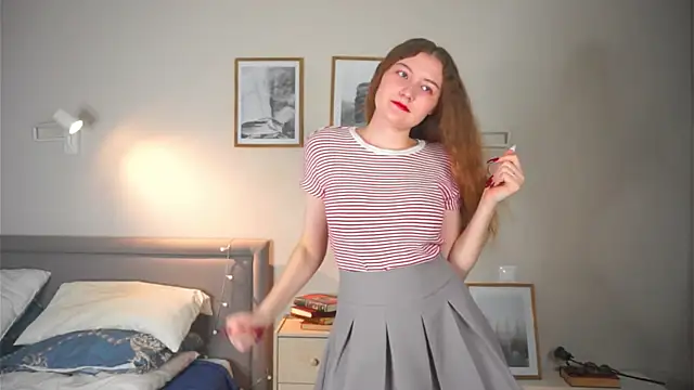 MegganKinson online show from November 1, 5:03 am