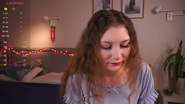 Snapshot of MegganKinson chatting on January 7, 5:23 am MegganKinson online show from January 7, 5:23 am