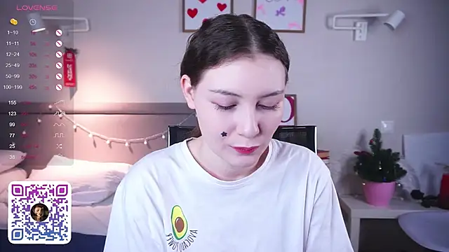 MegganKinson online show from March 7, 5:25 am