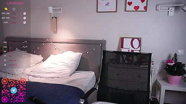 Snapshot of MegganKinson chatting on February 20, 6:26 am MegganKinson online show from February 20, 6:26 am