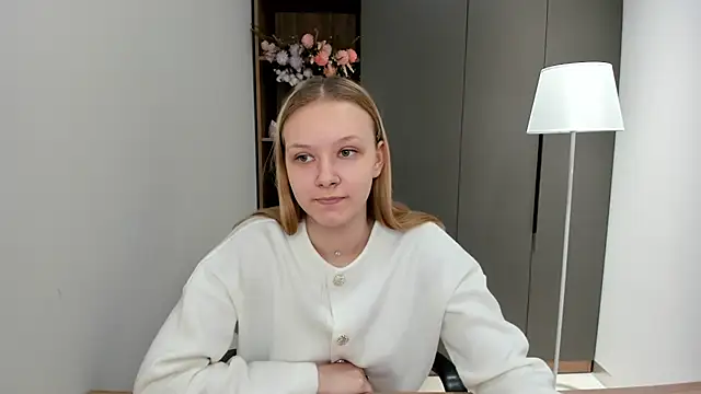 Snapshot of ElissaGlod chatting on October 23, 6:45 am ElissaGlod online show from October 23, 6:45 am