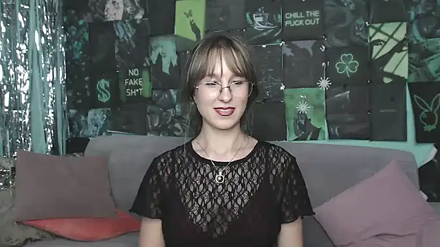 Snapshot of AlishaKellyi chatting on November 30, 5:47 pm AlishaKellyi online show from November 30, 5:47 pm